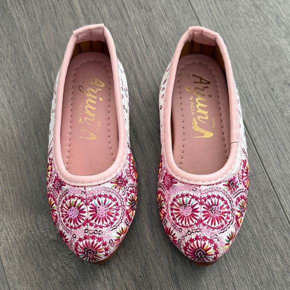 Other - Pink Embroidered boho Indian baby girl Shoes size 4
